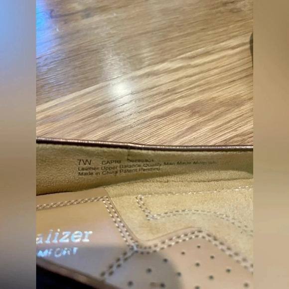 Naturalizer Wide Width Bronze Capri Bow Leather Flats Size 7W - Picture 7 of 11